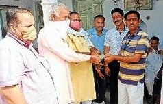 विप्र फाउंडेशन चूरू इकाई ने जरूरतमंदों को भोजन के 1100 पैकेट वितरित किए।