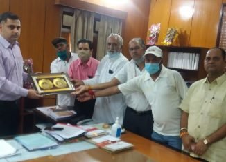 जिला कलक्टर अविचल चतुर्वेदी ने विप्र फाउंडेशन के जनहितार्थ कार्यों की सराहना की।