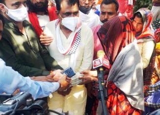 विप्र फाउंडेशन ने बूकना (सपोटरा) में स्व. पुजारी जी के परिवार को की 2 लाख की आर्थिक सहायता।