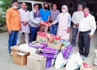विप्र फाउंडेशन गुरुग्राम शाखा ने वृद्ध आश्रम सैक्टर - 4, गुरुग्राम में सेवा कार्य।