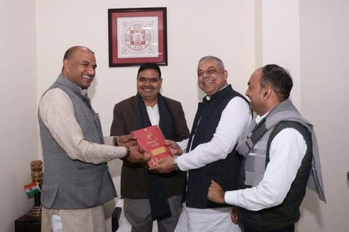 विप्र फाउंडेशन के संस्थापक श्री सुशील ओझा जी ने आज जयपुर पहुँच कर प्रदेश के मुख्यमंत्री श्री भजनलाल जी शर्मा