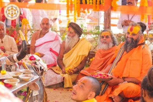 अंतर्राष्ट्रीय गौ भक्ति महोत्सव अंतर्गत श्री गोधाम महातीर्थ पथमेड़ा के द्वारा गांधीनगर गुजरात में आयोजित श्री सुरभि शक्तिपीठ स्थापना, महायज्ञ, 5252 तुलसी विवाह |